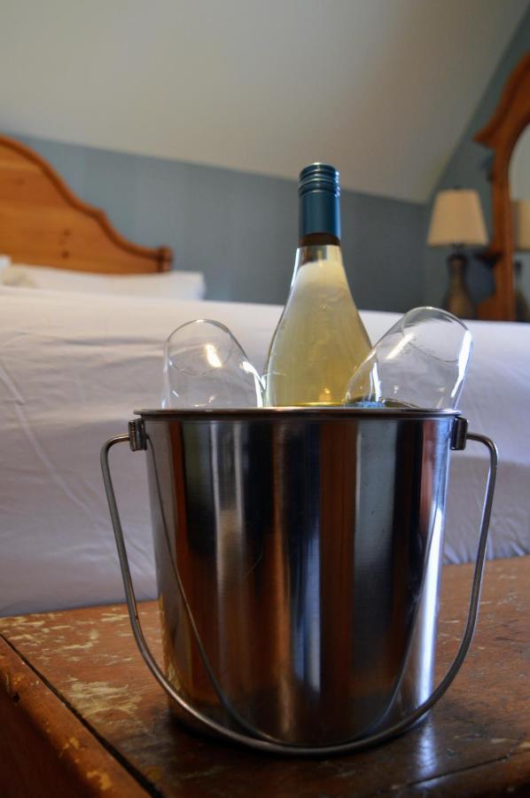 Hotel Magnetic Hill Winery Moncton Esterno foto