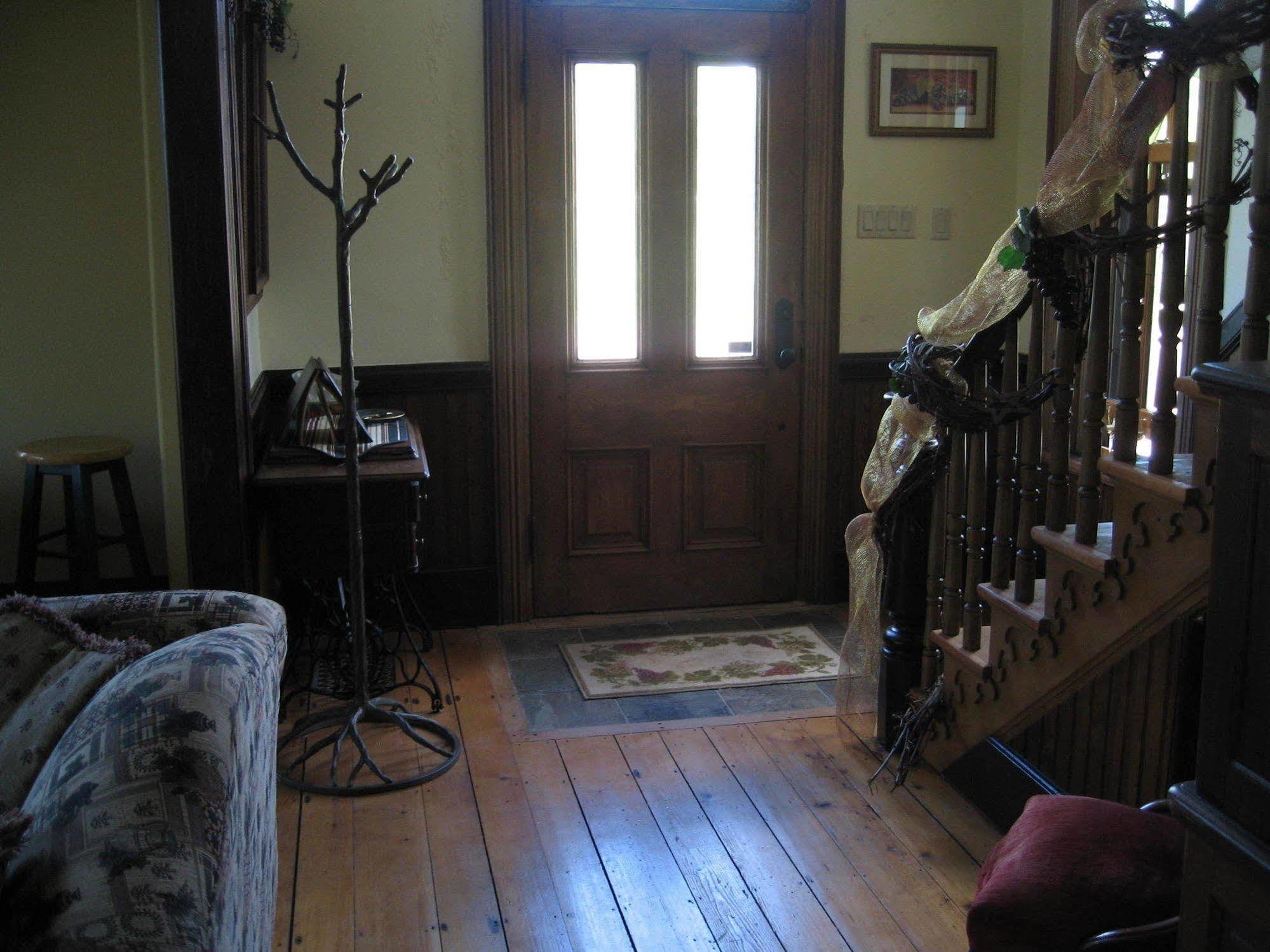 Hotel Magnetic Hill Winery Moncton Esterno foto